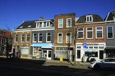 900752 Gezicht op de panden Amsterdamsestraatweg 75 (rechts) -83 te Utrecht.